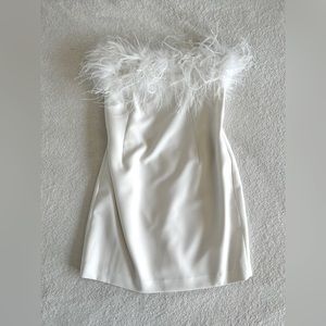 Feathered mini strapless white dress. Perfect for brides!!!